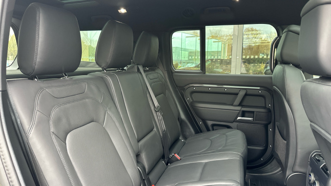 Land Rover Defender 3.0 D350 X-Dynamic HSE 130 5dr Auto Diesel Estate - Image 27